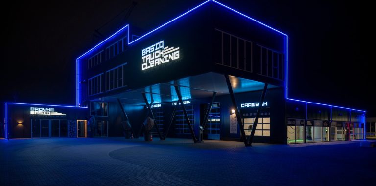 basiq cleaning buitenreclame lichtreclame